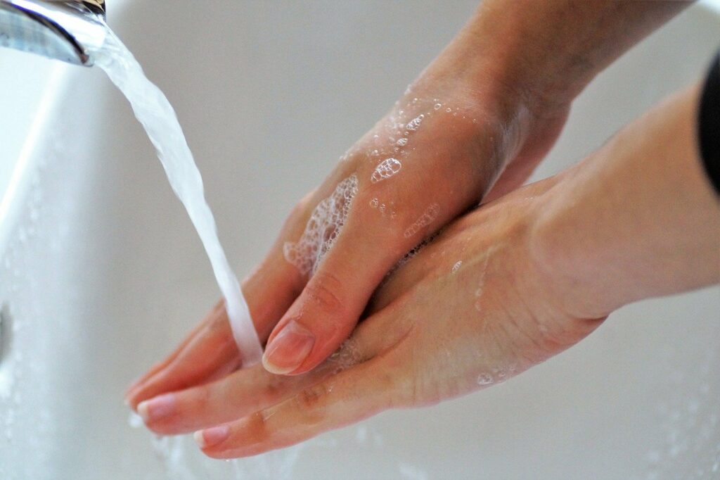 Saubere Hände: Zwiebel- und Knoblauchgeruch an den Händen loswerden