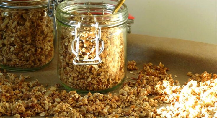 Selbstgemachtes Granola im Glas