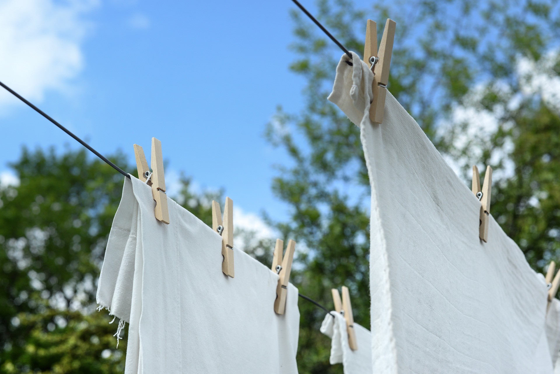Wäsche im Winter draußen trocknen (Quelle: Pixabay.com)