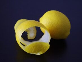 Reinigen mit Zitrone